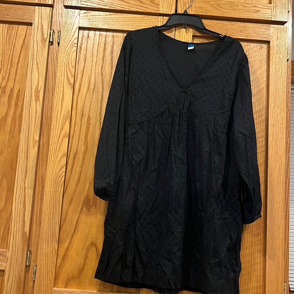 Old Navy dot long sleeve black dress